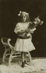 Vintage little girl with flowers 004
