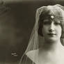 Vintage veiled lady with diadem 001