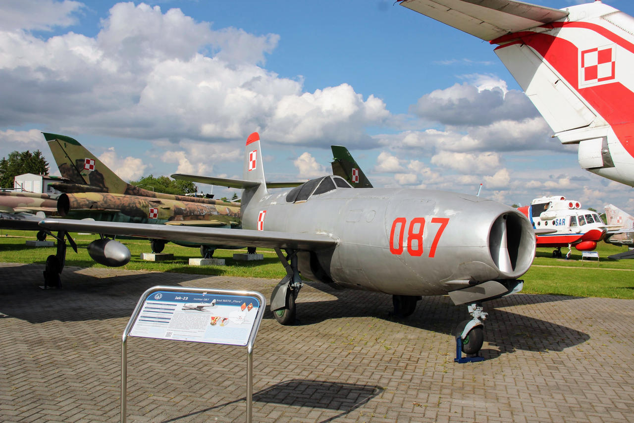 Yak-23