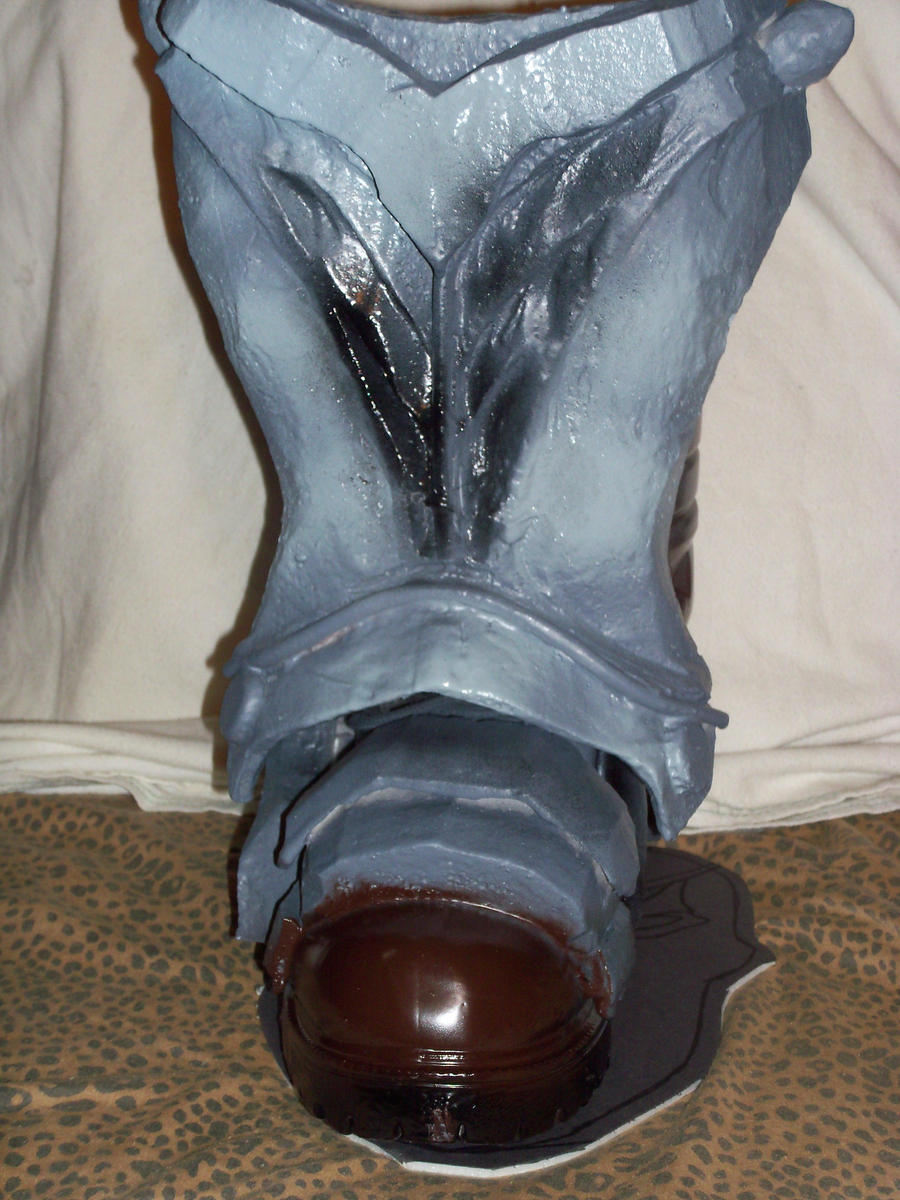 Front view of Right boot