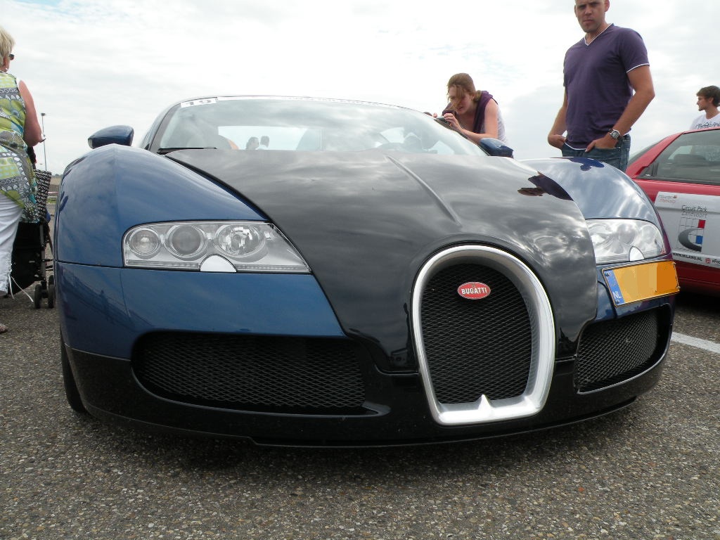 Bugatti Veyron 2