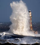 Roker Lighthouse 2 by jonboy247