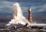 Roker lighthouse 3 by jonboy247