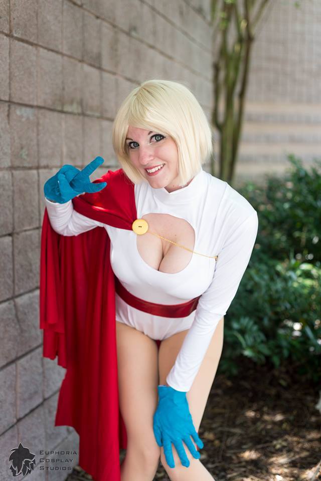 Powergirl Cosplay