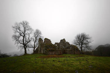 Pendragon Castle in the mist.