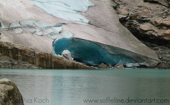 The door in the glacier