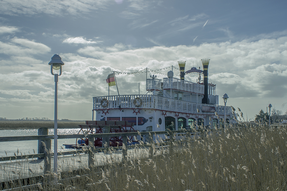 14-03 Paddle Wheel  Steamer