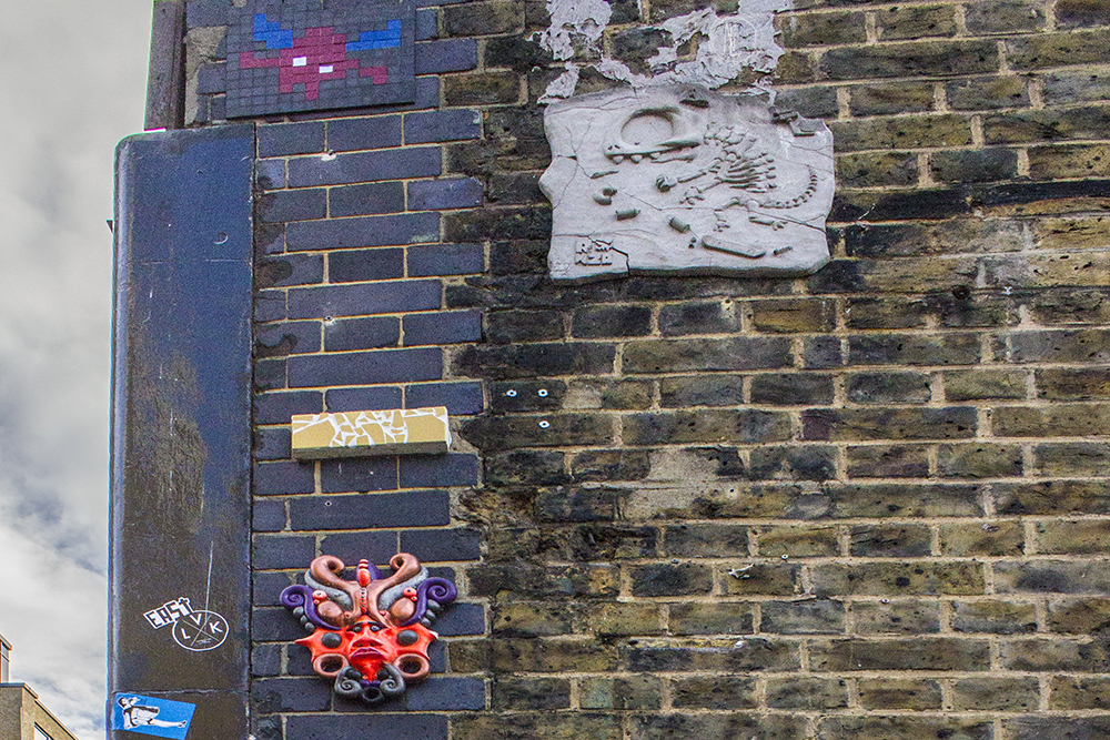 14-10 London #29 - wall decoration