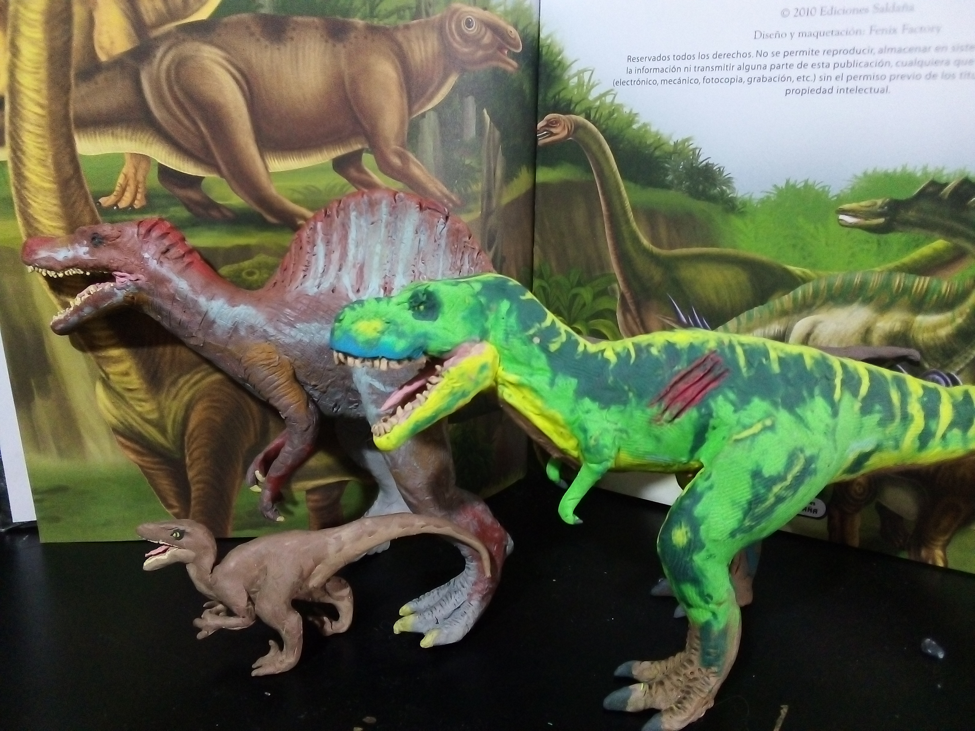 tiranosaurio y espinosaurio de plastilina by zillacarlos on DeviantArt