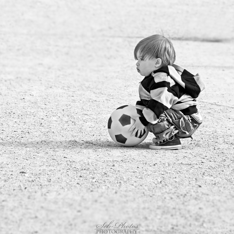 The child and the ball