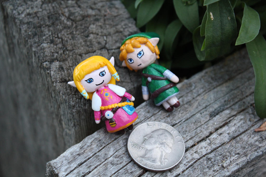 Zelda and Link Figures