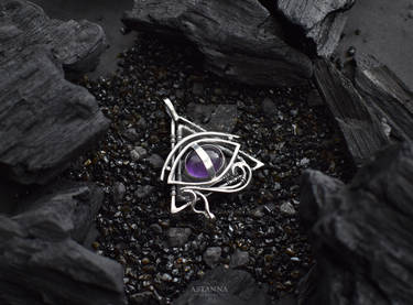 All seeing eye pendant with amethyst