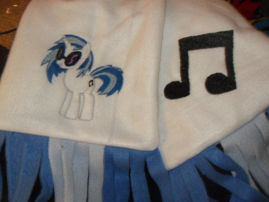 Vinyl Scratch / DJ Pon-3 Fleece Scarf