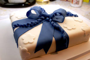 blue bow cake