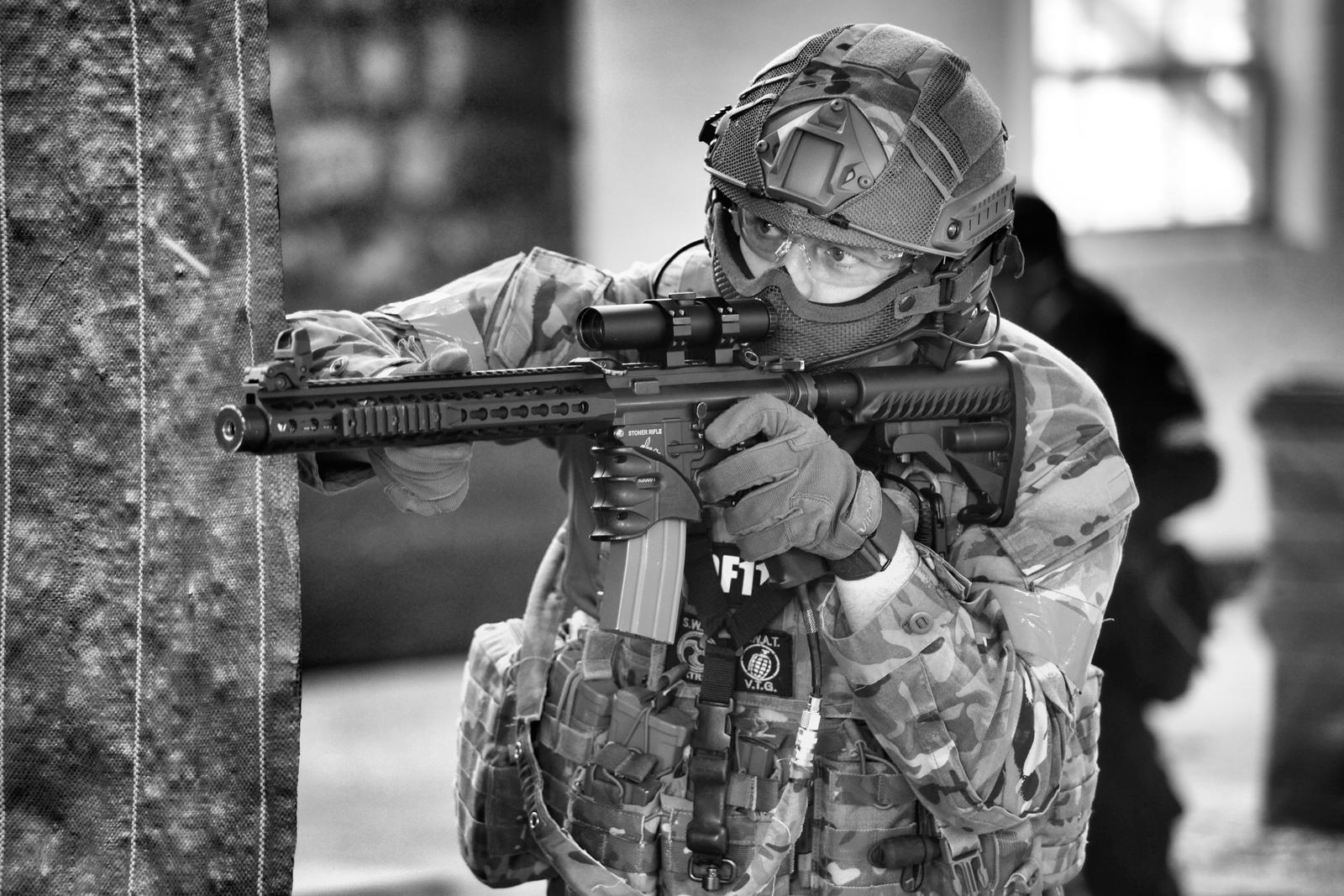 airsoft player black and white by swatnutz on DeviantArt