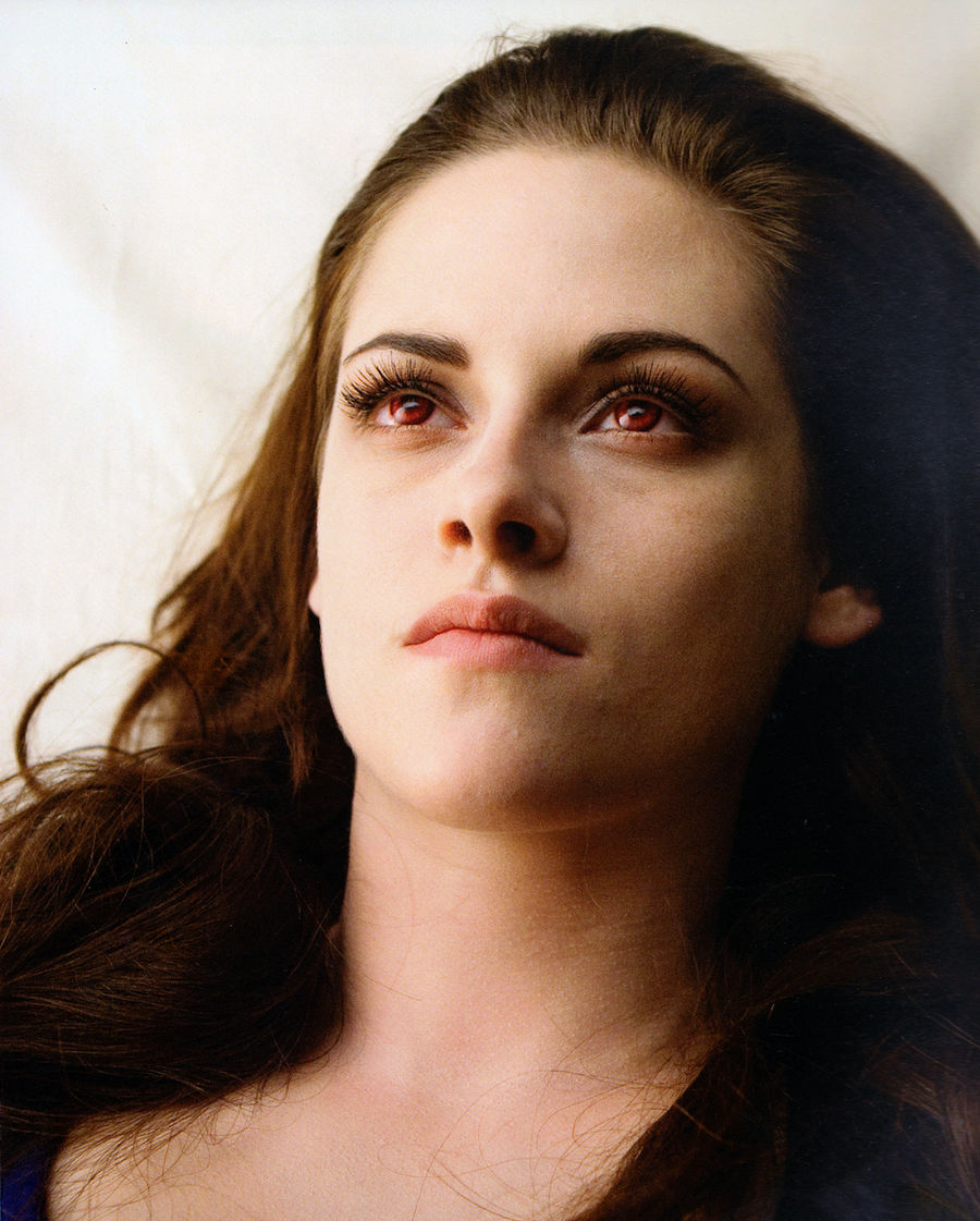 BD movie : official picture vampire Bella Cullen