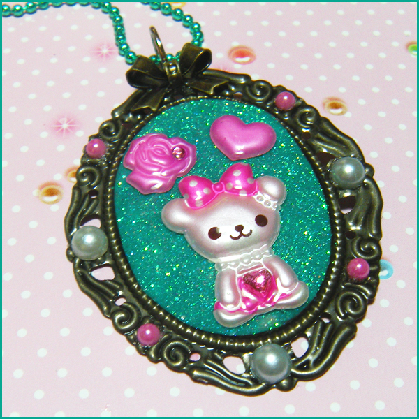 Beary Cute Cameo Necklac