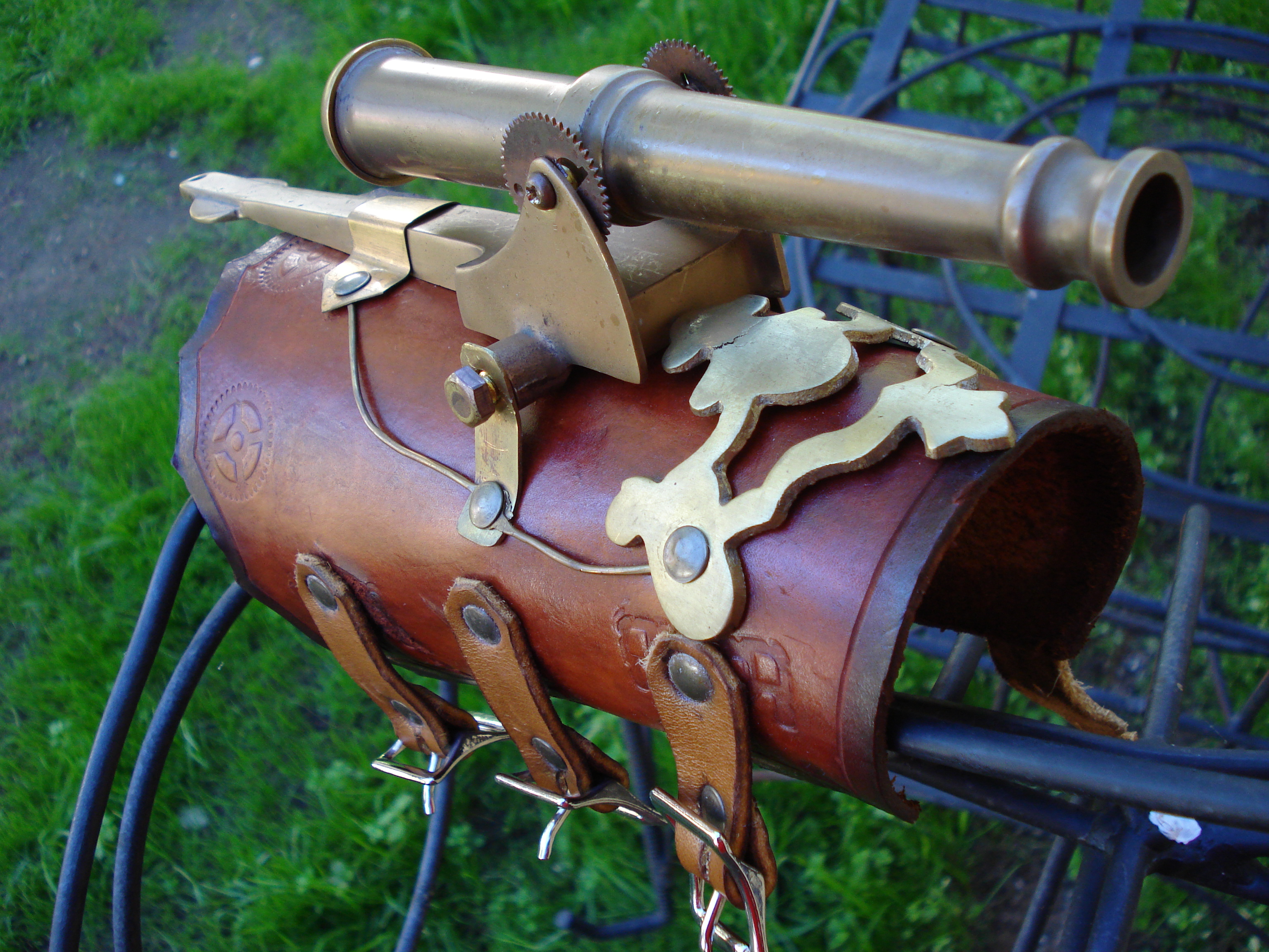 Steampunk Cannon Bracer