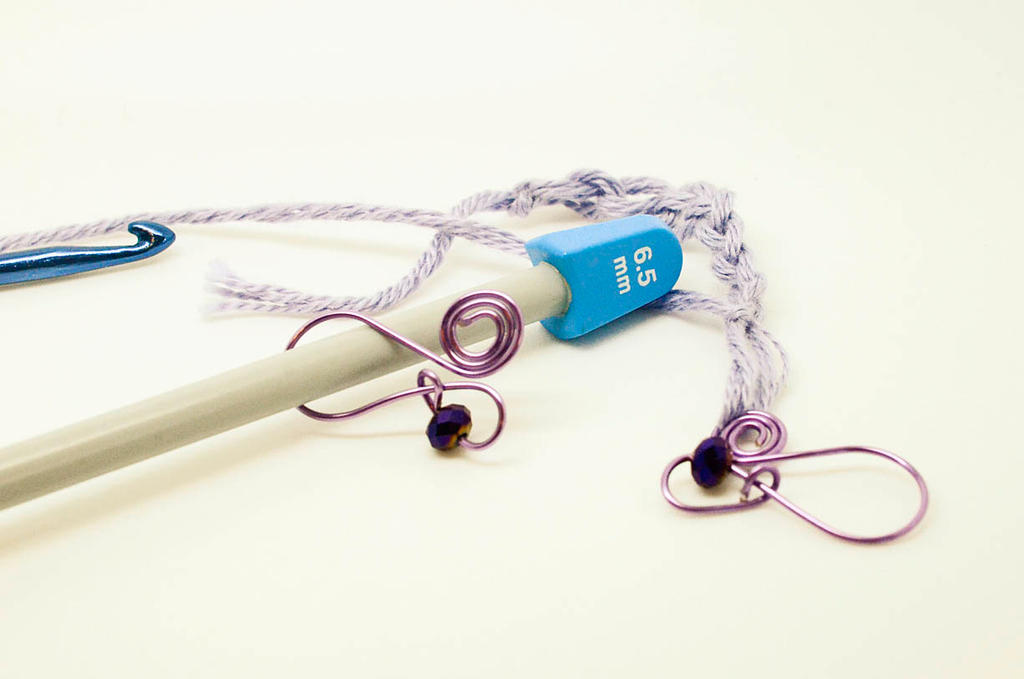 Stitch marker and yarn blocker by th3blackhalo