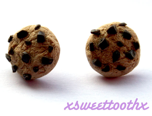 cookie stud earrings