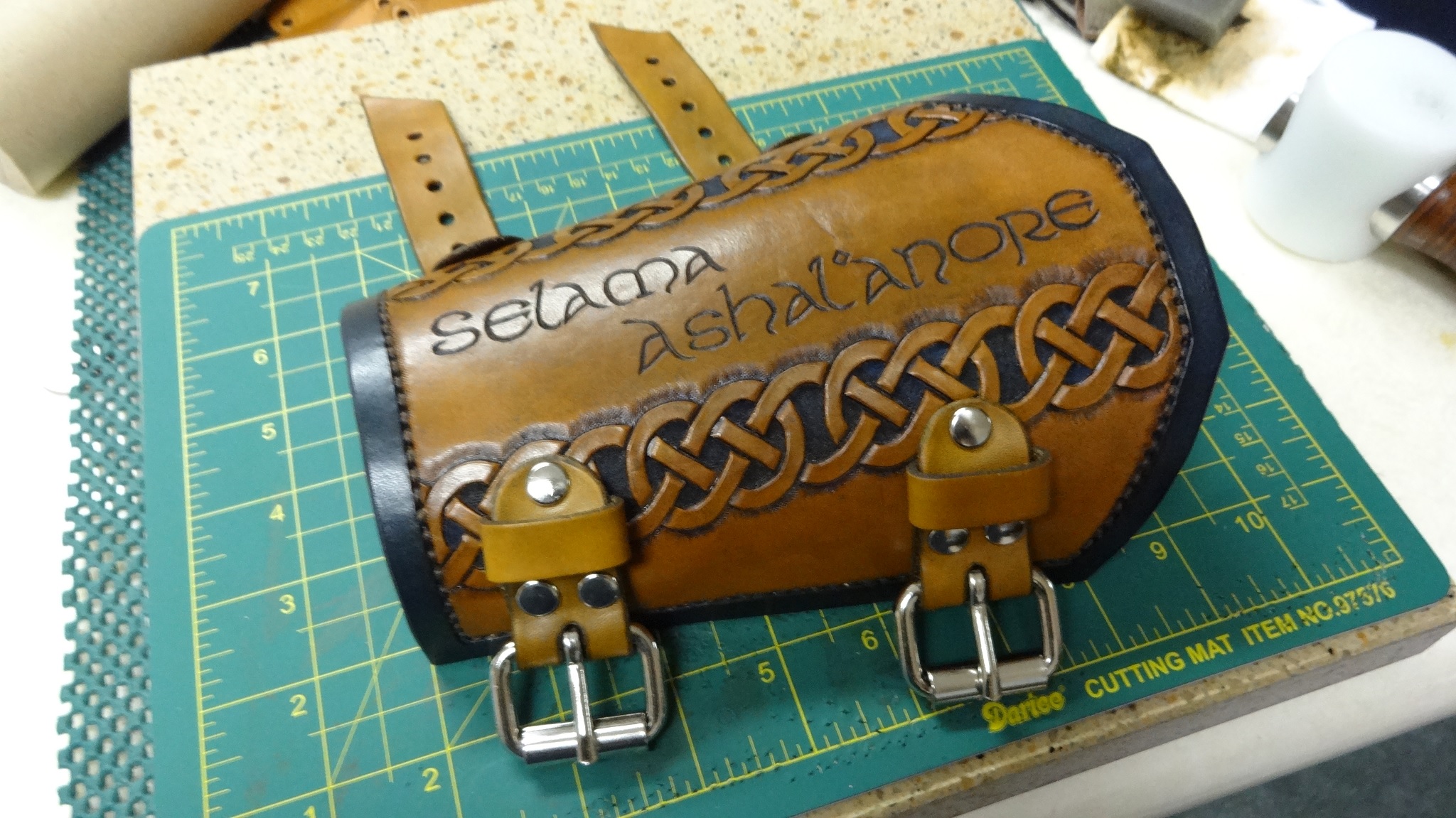 -Selama Ashal'anore- Leather Bracer 5