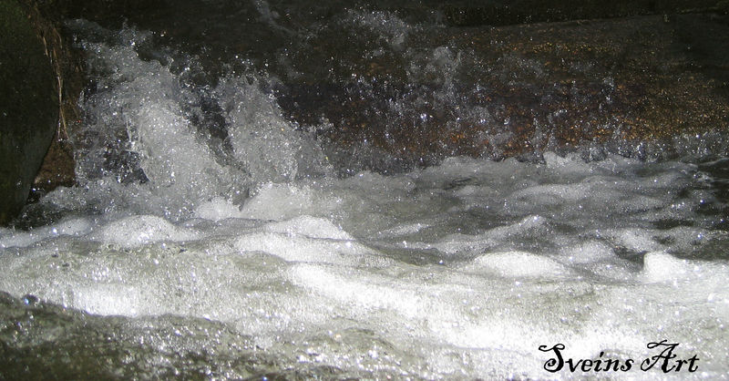 Dev D Water Splashing Splashing water by Zchweiijn on DeviantArt