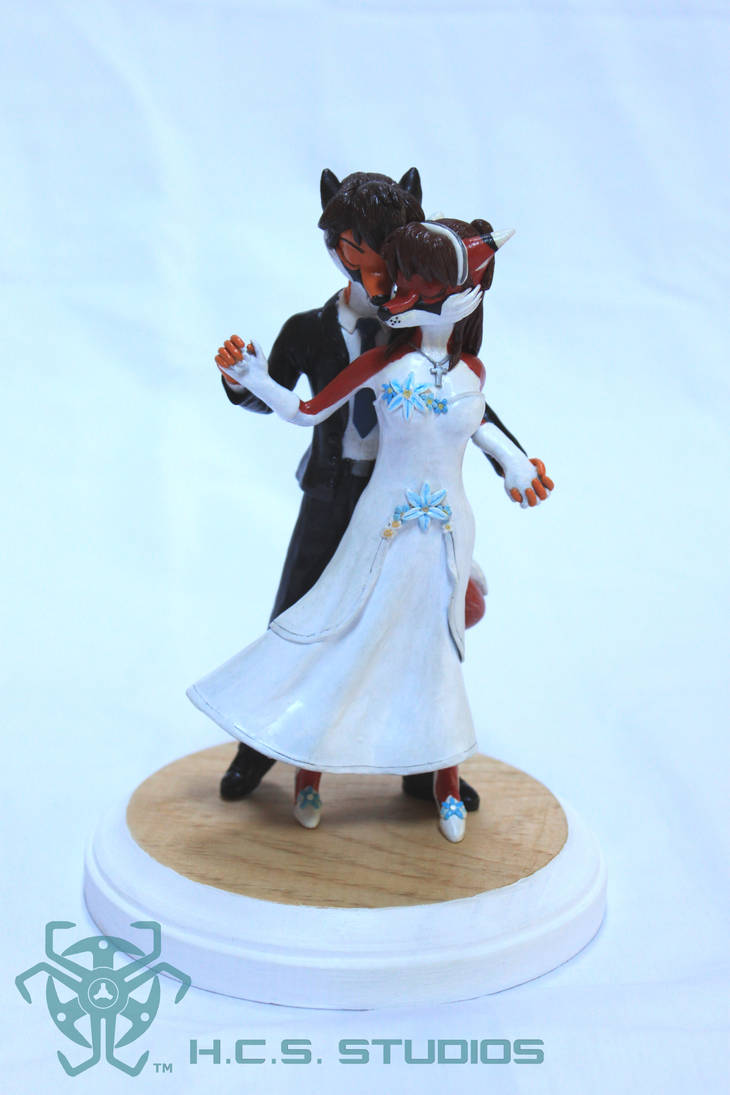 Scarlet and Will CakeTopper CM 1