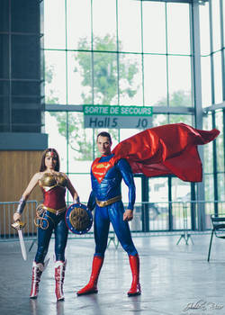 Wonder Woman Injustice and Superman cosplay