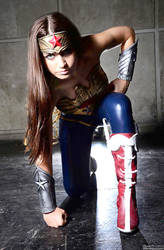Wonder Woman Injustice cosplay