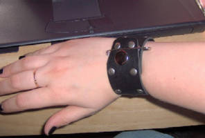 Belt wrist cuff