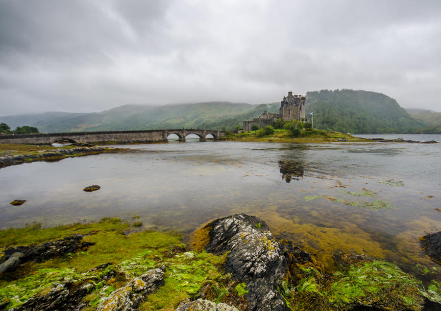 Eilean Donan by roarbinson