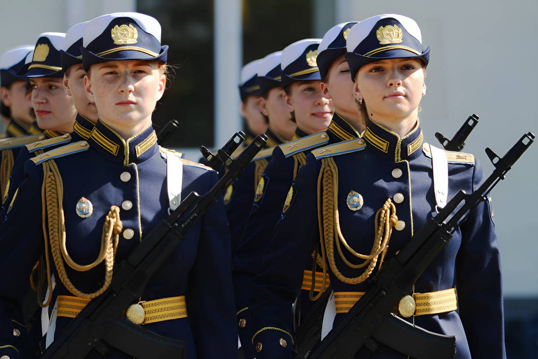 Боевая военная форма. Курсантки Краснодарского военного училища. Курсантки Краснодарского авиационного училища. Курсант КВВАУЛ парадная форма. КВВАУЛ летчицы.