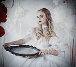 Alice in Wonderland: The White Queen by MariannaInsomnia