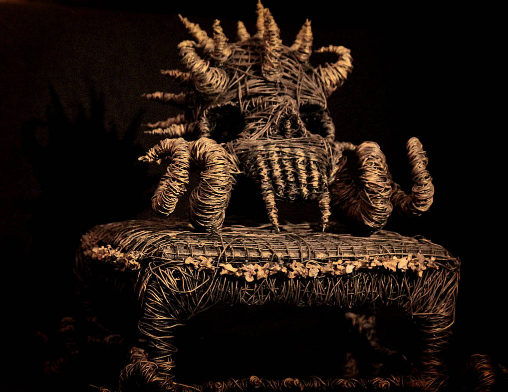 Wire Skull-lamp by idwireartworks Wire Skull-lamp by idwireartworks