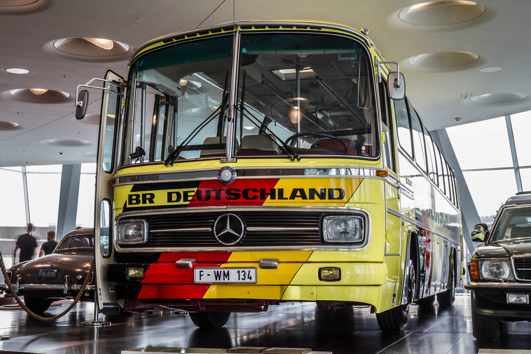 Mercedes-Benz 0302 Mannschaftsbus WM'74 Replik 001 by exotic-legends on ...