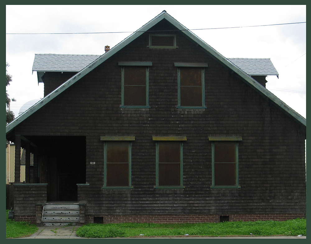 HOUSE FACADE 10