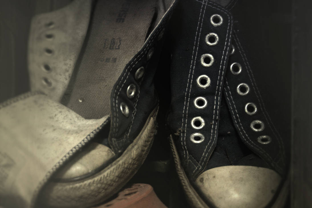 Tattered Pair by mocheee on DeviantArt