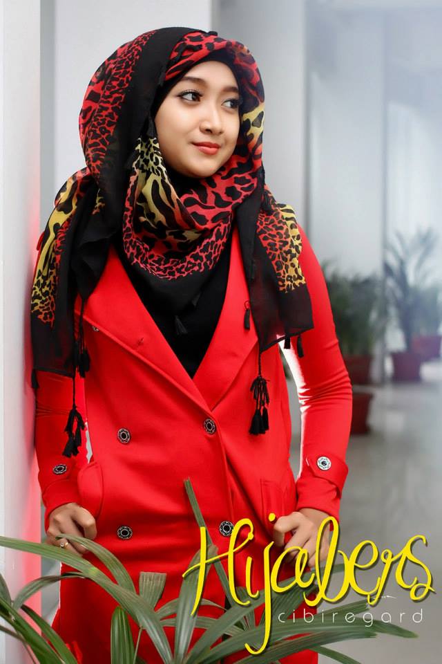 Red Hijab