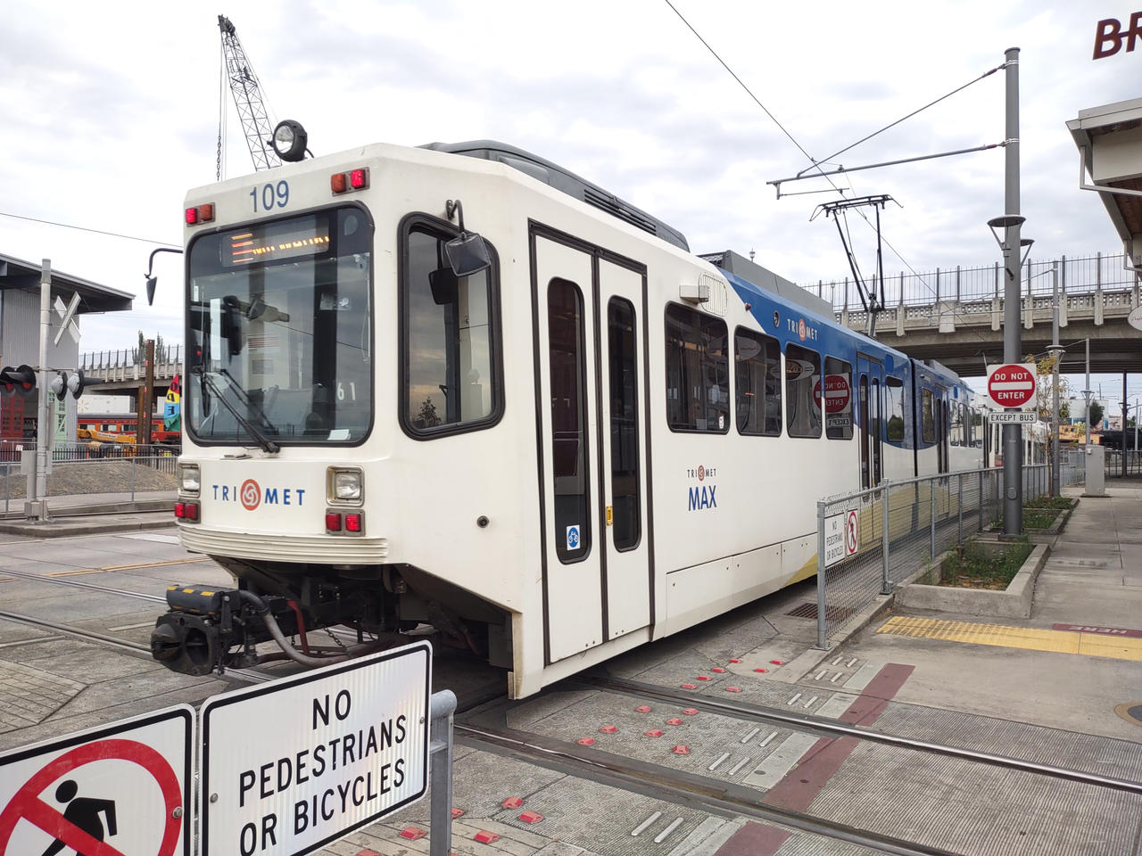 TriMet MAX 109 by LeDorean on DeviantArt