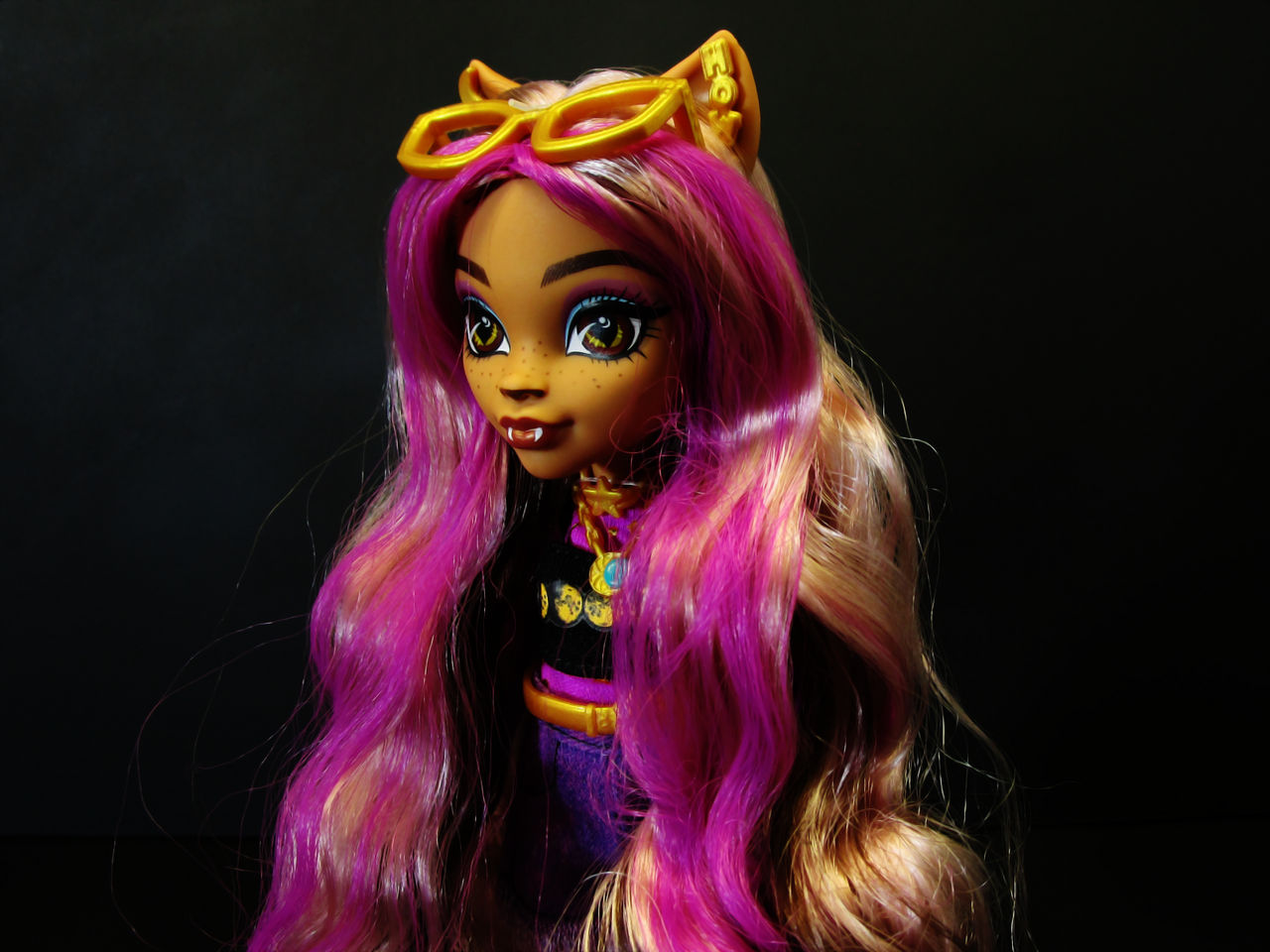 Presenting Miss SassyPants (lol, j/k) Clawdeen G3 repaint, wanted to give  her a bit of her OG attitude back : r/MonsterHigh