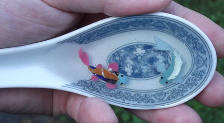 Fanart Koi : Elsa and Anna in a spoon