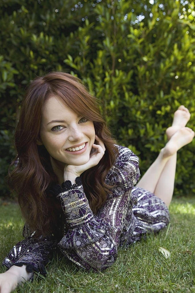 Emma Stone feet in the pose by emmastonefeet on DeviantArt