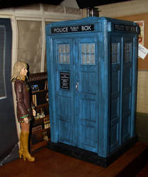 Doctor Who - Jo Grant and the TARDIS