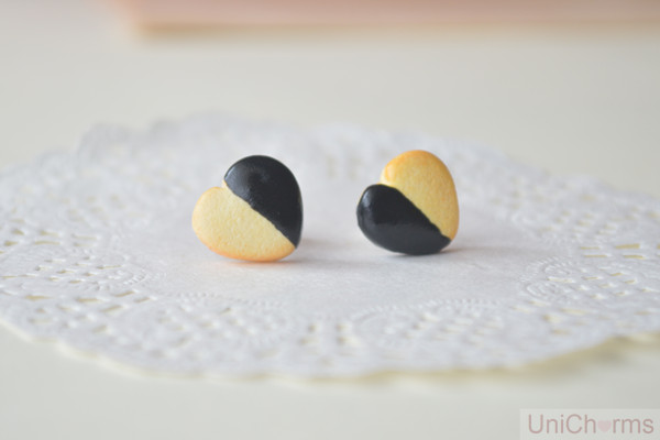 Black Chocolate Heart Biscuit Ear studs