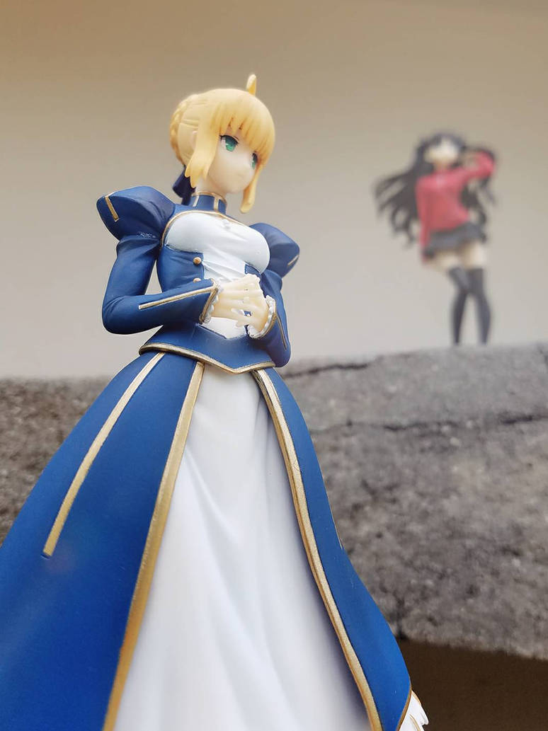 Saber Vs Rin Saber and Rin by MegansFigureCase on DeviantArt