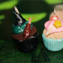 Elphaba-Glinda cupcake charms