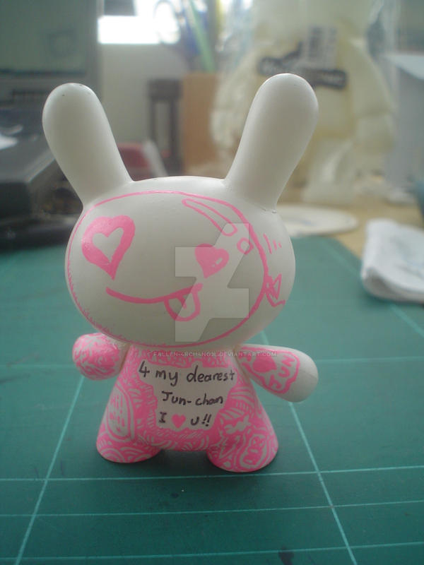 'Aishiteru' Dunny backview