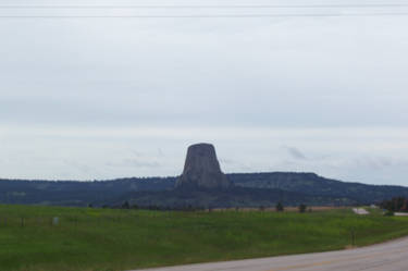 Devils Tower far 2