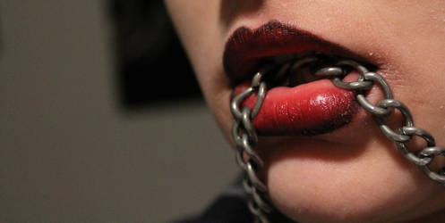Lips and chain