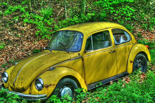 Old Yellow Beetle - Fake HDR